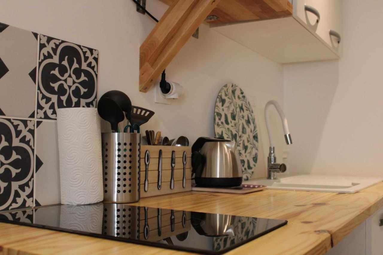 Logement Le Gabian Ampus Exterior photo